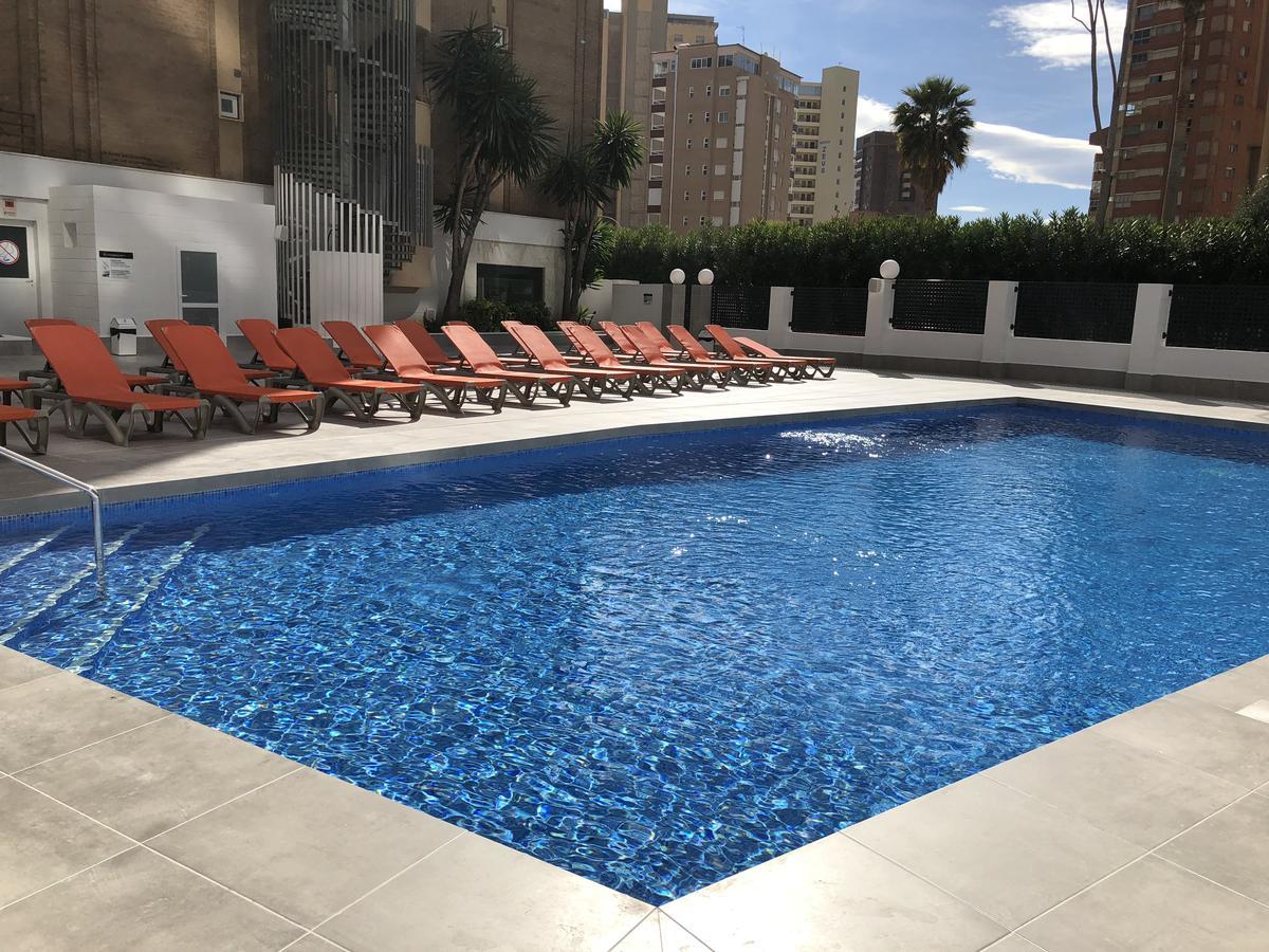 Apartamentos Amalia By Mc Бенидорм Екстериор снимка